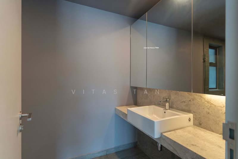 Condominium for Sale at Utamara Boutique Residences - Vitas Tan - Bathroom - PropertyGuru.com.my