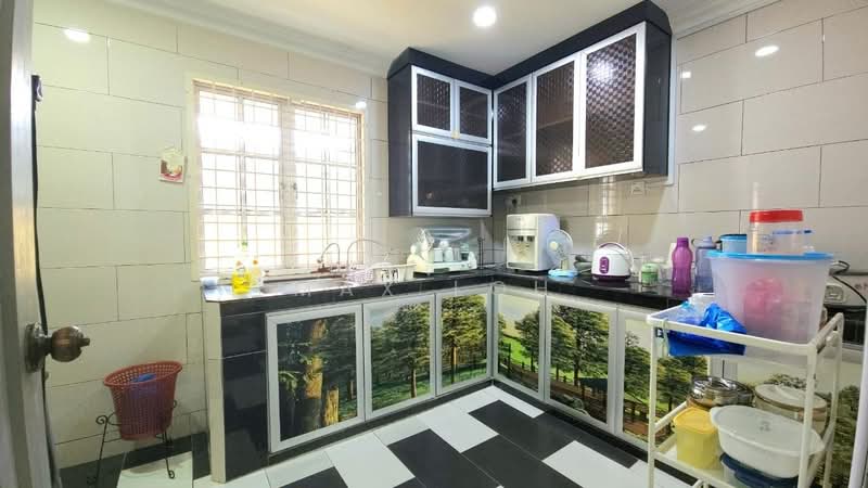 Semi-Detached House for Sale in Taman Perling (Perling) - Max Loh - Kitchen - PropertyGuru.com.my