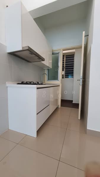 Kediaman Servis untuk Dijual di Galleria Equine Park - Teng Poh Hong - Kitchen - PropertyGuru.com.my