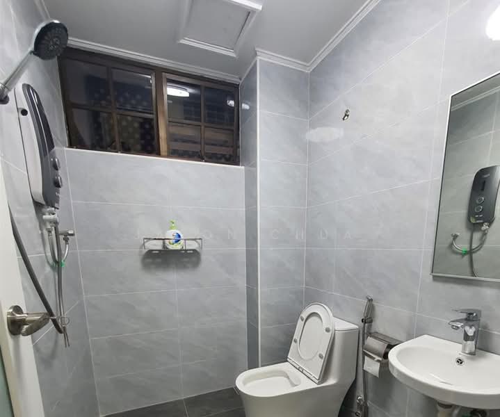 Rumah Bandar untuk Disewa di Taman Pelangi (Johor Bahru) - Jason Chua - Bathroom - PropertyGuru.com.my
