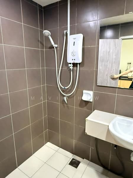Pangsapuri untuk Disewa di Bayu Marina - Mavis Hew - Bathroom - PropertyGuru.com.my