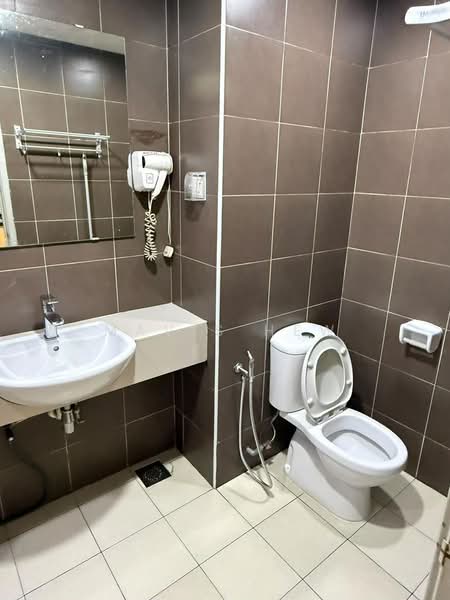 Pangsapuri untuk Disewa di Bayu Marina - Mavis Hew - Bathroom - PropertyGuru.com.my