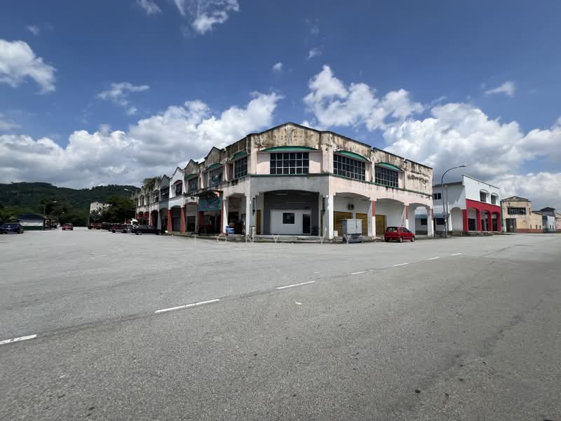 Kilang Teres untuk Dijual di Taman Sri Haneco (Semenyih) - Tony YY - Exterior - PropertyGuru.com.my