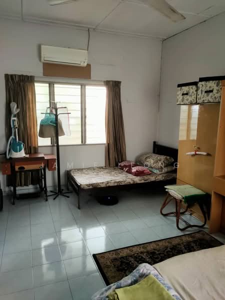 Rumah Berkembar untuk Dijual di Seksyen 3 (Petaling Jaya) - Jamie Leong - Bedroom - PropertyGuru.com.my