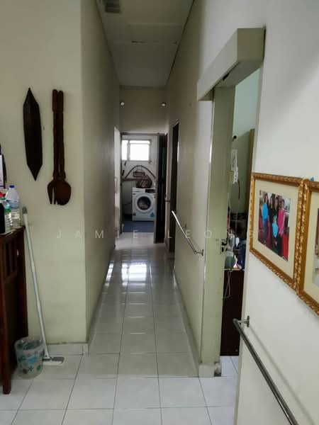 Rumah Berkembar untuk Dijual di Seksyen 3 (Petaling Jaya) - Jamie Leong - Corridor - PropertyGuru.com.my