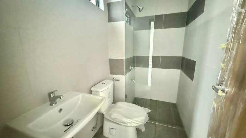 Cluster House for Sale in Taman Impian Emas (Skudai) - Jayden Ng - Bathroom - PropertyGuru.com.my