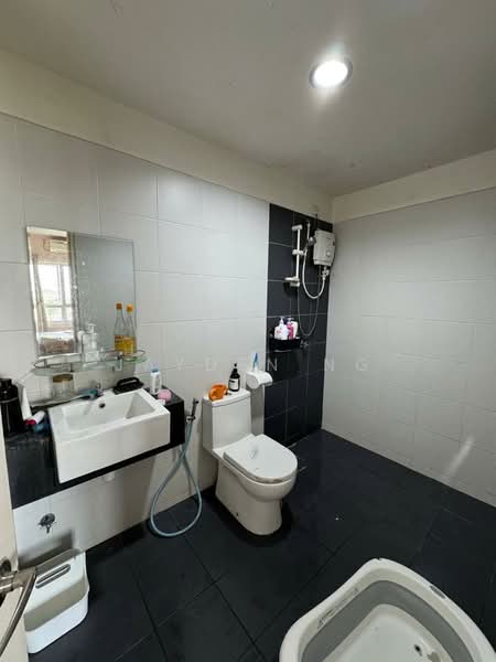Pangsapuri untuk Dijual di Idaman Residence - Jayden Ng - Bathroom - PropertyGuru.com.my