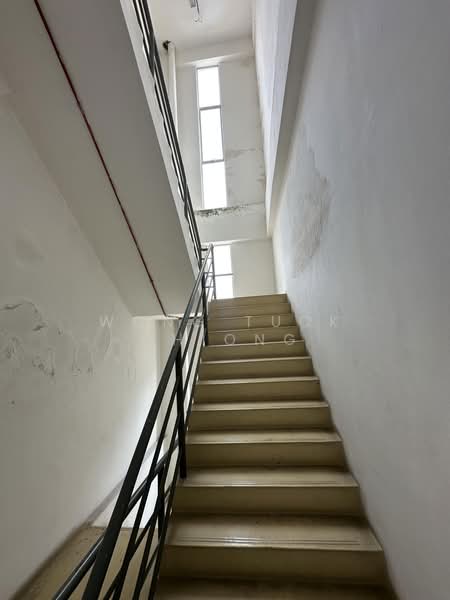 Kilang untuk Dijual di Taman Perindustrian Bukit Serdang (Seri Kembangan) - Wong Tuck Chiong - PropertyGuru.com.my