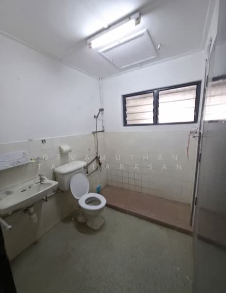 Semi-Detached House for Sale in Seksyen 6 (Petaling Jaya) - Devamuthan Tamilarasan - Bathroom - PropertyGuru.com.my