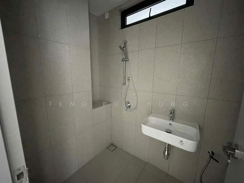 Service Residence for Sale at Alira @ Metropark Subang - Teng Poh Hong - Bathroom - PropertyGuru.com.my