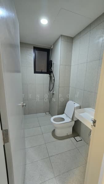 Service Residence for Sale at Alira @ Metropark Subang - Teng Poh Hong - Bathroom - PropertyGuru.com.my