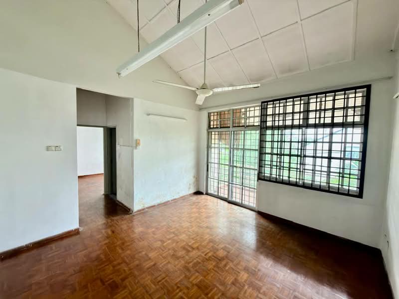 Rumah Berkembar untuk Dijual di Skudai (Johor) - Yen Ma - Living Room - PropertyGuru.com.my