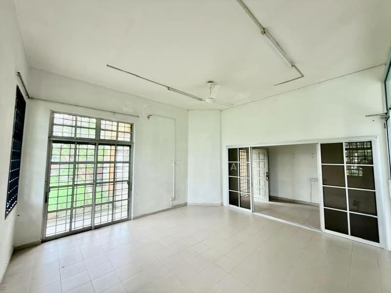 Rumah Berkembar untuk Dijual di Skudai (Johor) - Yen Ma - Living Room - PropertyGuru.com.my