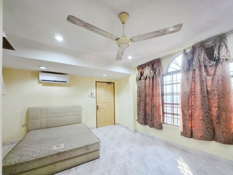 Kondominium untuk Dijual di Pandan Mewah Heights - Zul Syafiq - Bedroom - PropertyGuru.com.my