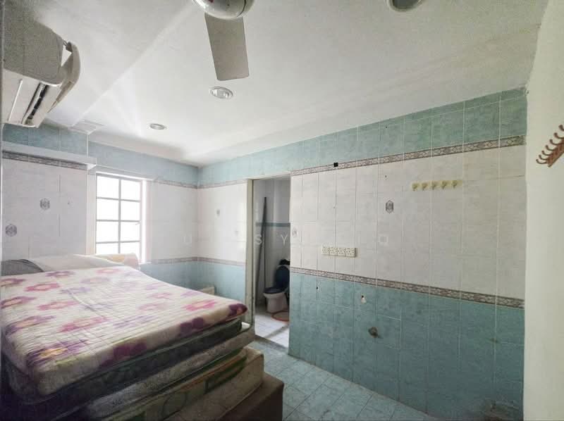 Kondominium untuk Dijual di Pandan Mewah Heights - Zul Syafiq - Bedroom - PropertyGuru.com.my