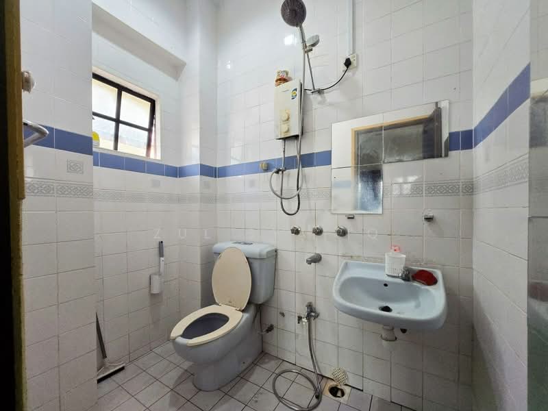 Kondominium untuk Dijual di Pandan Mewah Heights - Zul Syafiq - Bathroom - PropertyGuru.com.my