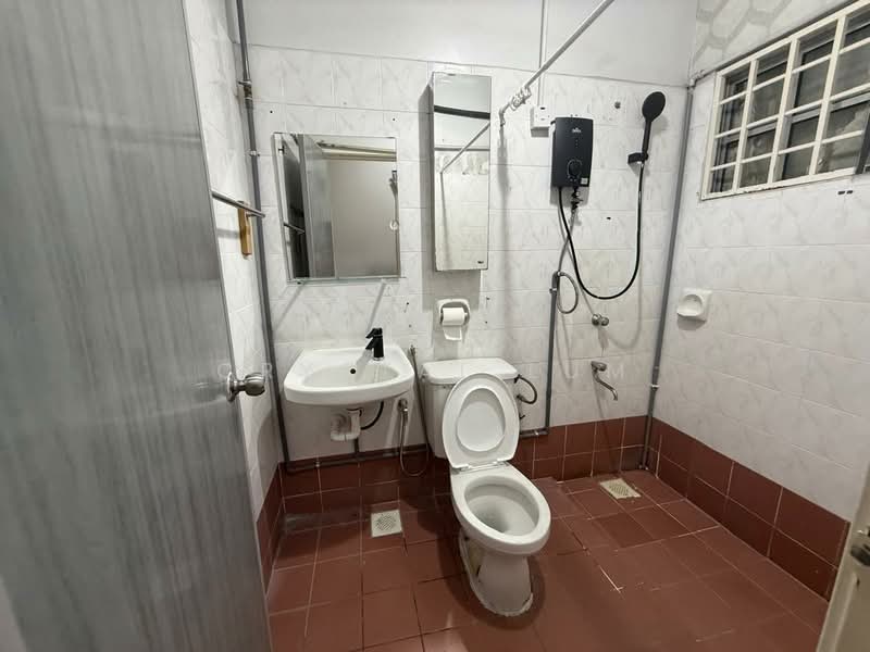 1-storey Terraced House for Rent in Alam Damai (Cheras) - Crystal Lum - Bathroom - PropertyGuru.com.my