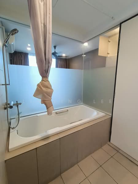 Service Residence for Sale at KL Gateway Residences - Lin Ying Lee - Bathroom - PropertyGuru.com.my