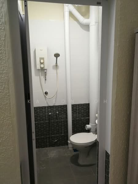Apartment for Sale at Taman Seri Sari (Sunshine Garden) - Kayson Loh - Bathroom - PropertyGuru.com.my