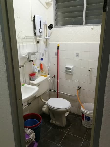 Apartment for Sale at Taman Seri Sari (Sunshine Garden) - Kayson Loh - Bathroom - PropertyGuru.com.my