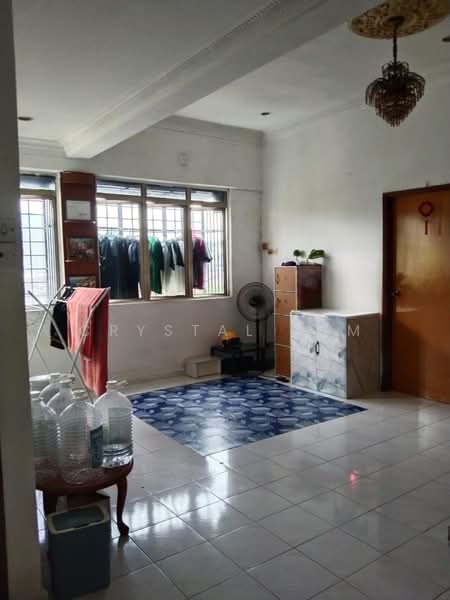 Rumah Flat untuk Dijual di Taman Bukit Desa - Crystal Lum - Living Room - PropertyGuru.com.my
