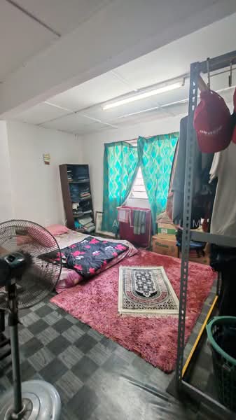 Rumah Teres 1.5 Tingkat untuk Dijual di Taman Bidara (Selayang) - Crystal Lum - Bedroom - PropertyGuru.com.my