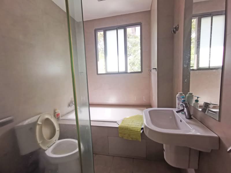2.5-storey Terraced House for Sale in Bandar Utama 6 (Bandar Utama) - Chow Lili - Bathroom - PropertyGuru.com.my