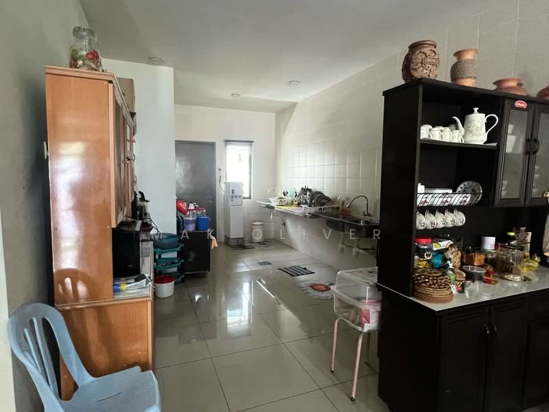 Rumah Teres 3 Tingkat untuk Dijual di Kinrara Residence (Puchong) - Mak Oliver - Kitchen - PropertyGuru.com.my