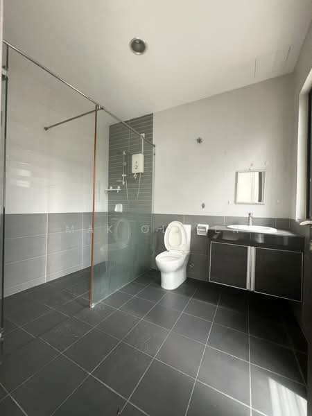 2.5-storey Terraced House for Sale in Kinrara Residence (Puchong) - Mak Oliver - Bathroom - PropertyGuru.com.my