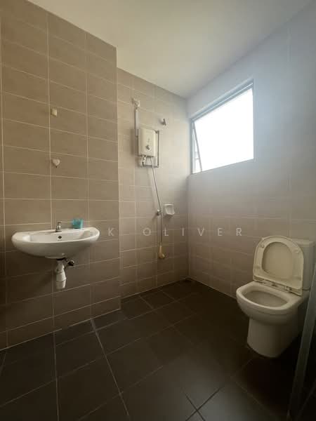 2.5-storey Terraced House for Sale in Kinrara Residence (Puchong) - Mak Oliver - Bathroom - PropertyGuru.com.my
