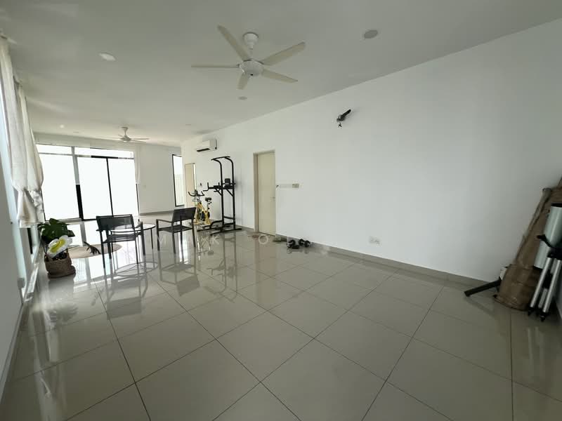 Rumah Teres 3 Tingkat untuk Dijual di Kinrara Residence (Puchong) - Mak Oliver - Living Room - PropertyGuru.com.my