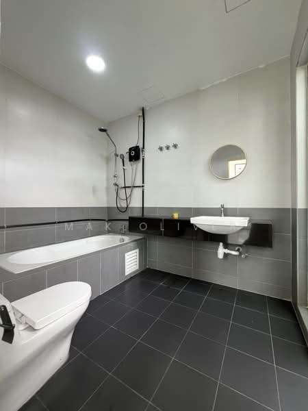 Rumah Teres 3 Tingkat untuk Dijual di Kinrara Residence (Puchong) - Mak Oliver - Bathroom - PropertyGuru.com.my