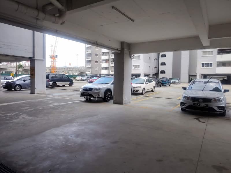 Kondominium untuk Dijual di Endah Ria - HL Lau - Car Park - PropertyGuru.com.my