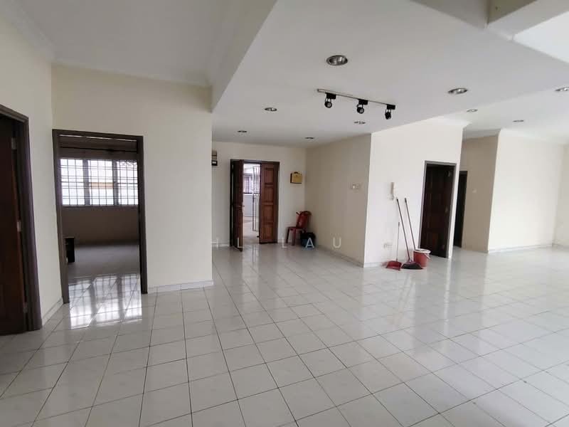 Kondominium untuk Dijual di Endah Ria - HL Lau - Living Room - PropertyGuru.com.my