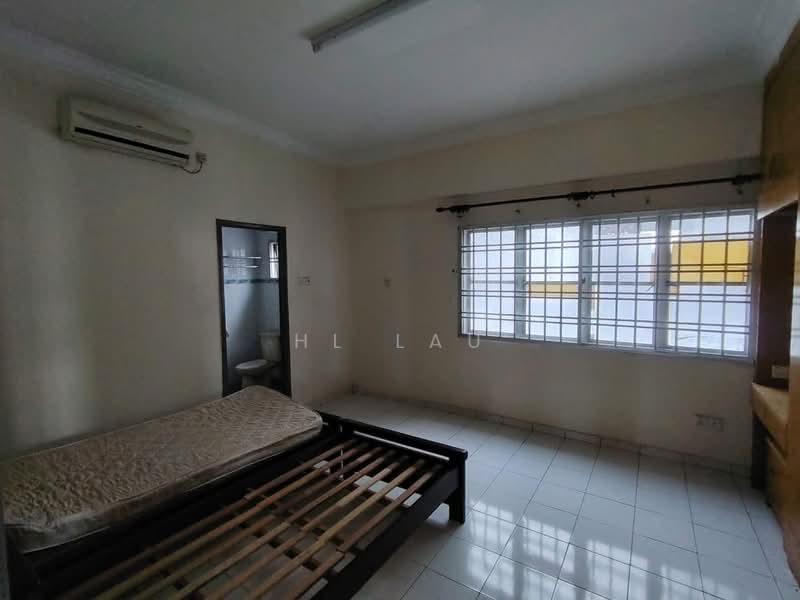 Kondominium untuk Dijual di Endah Ria - HL Lau - Bedroom - PropertyGuru.com.my