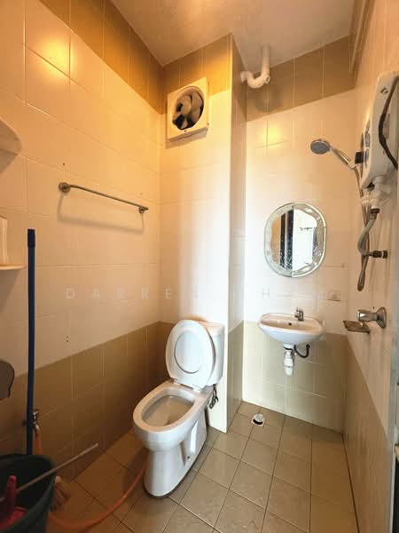 Condominium for Rent at Cassia Resort Condominium - Darren Cham - Bathroom - PropertyGuru.com.my