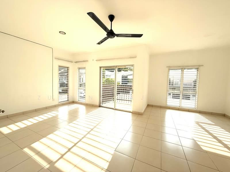 2-storey Terraced House for Sale in Bandar Seri Coalfields (Sungai Buloh) - Zuraina Rajudin - Living Room - PropertyGuru.com.my