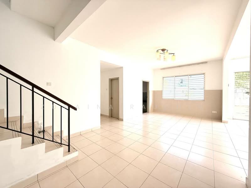 2-storey Terraced House for Sale in Bandar Seri Coalfields (Sungai Buloh) - Zuraina Rajudin - Living Room - PropertyGuru.com.my