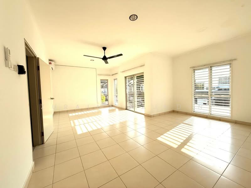 2-storey Terraced House for Sale in Bandar Seri Coalfields (Sungai Buloh) - Zuraina Rajudin - Living Room - PropertyGuru.com.my