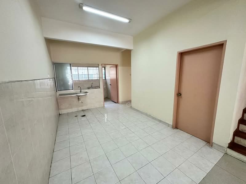 2-storey Terraced House for Sale in Taman Putra Impiana (Puchong) - KT Go - Kitchen - PropertyGuru.com.my