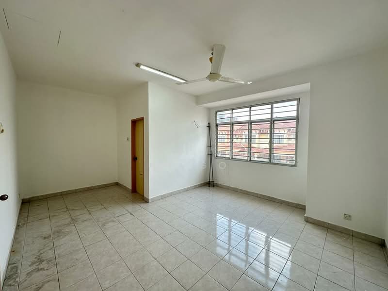 2-storey Terraced House for Sale in Taman Putra Impiana (Puchong) - KT Go - Living Room - PropertyGuru.com.my