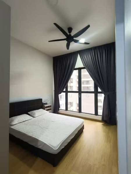 Kondominium untuk Disewa di Royal Strand @ Country Garden Danga Bay - YC Fung - Bedroom - PropertyGuru.com.my
