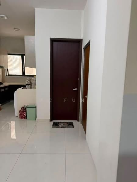 Kondominium untuk Disewa di Royal Strand @ Country Garden Danga Bay - YC Fung - Corridor - PropertyGuru.com.my