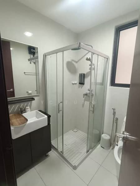 Kondominium untuk Disewa di Royal Strand @ Country Garden Danga Bay - YC Fung - Bathroom - PropertyGuru.com.my