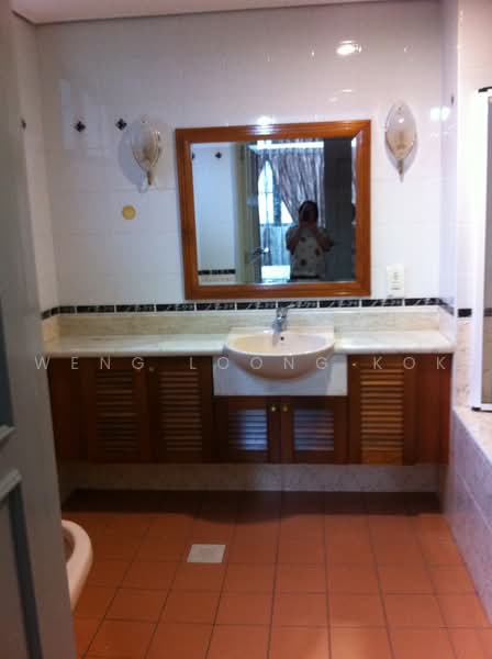 Kondominium untuk Dijual di Mont Kiara Sophia - Weng Loong Kok - Bathroom - PropertyGuru.com.my