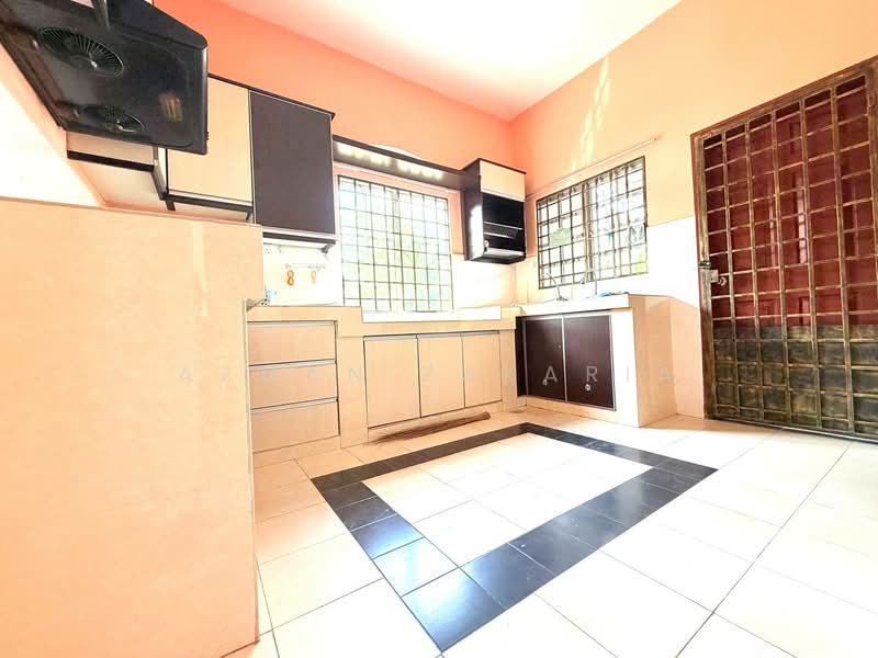 Semi-Detached House for Sale in Bukit Bandaraya (Shah Alam) - AZMAN ZAKARIA - Kitchen - PropertyGuru.com.my