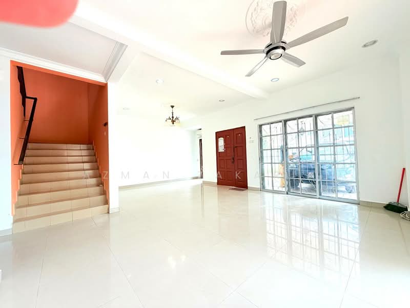 Semi-Detached House for Sale in Bukit Bandaraya (Shah Alam) - AZMAN ZAKARIA - Living Room - PropertyGuru.com.my