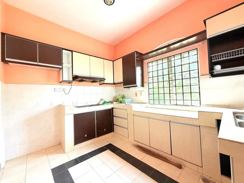 Semi-Detached House for Sale in Bukit Bandaraya (Shah Alam) - AZMAN ZAKARIA - Kitchen - PropertyGuru.com.my