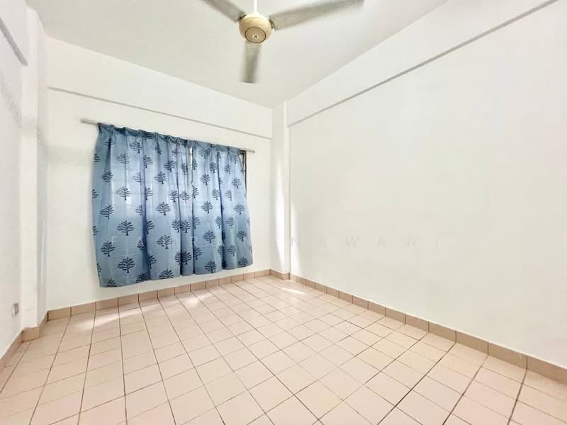 Apartment for Sale at Vista Seri Putra - Fauran Nawawi - PropertyGuru.com.my
