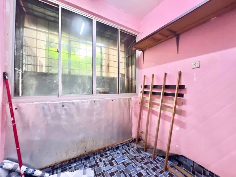 Apartment for Sale at Vista Seri Putra - Fauran Nawawi - PropertyGuru.com.my